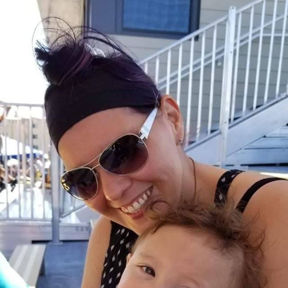 Meet your Posher, Violeta